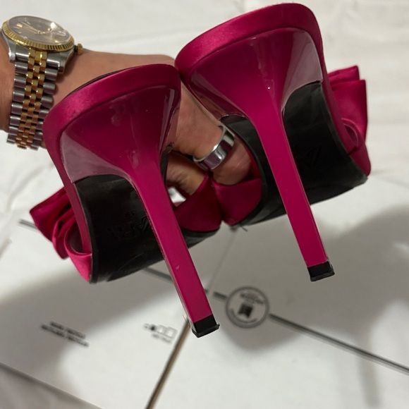 Zara Women's Fuchsia Bow Heels - Picture 4 of 5